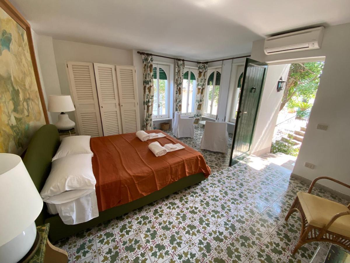 Charming Villa Capri Exterior photo